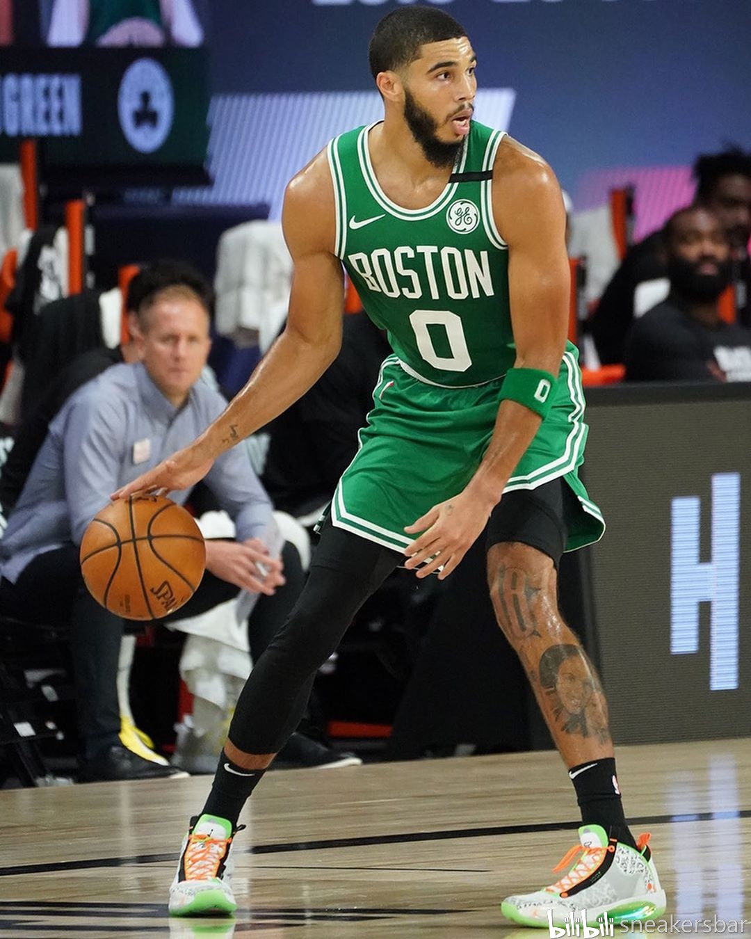 间默契的配 间默契的配