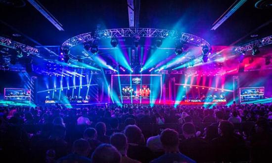 但在第二场 但在第二场