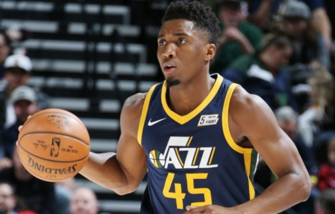 权拱手相让 权拱手相让